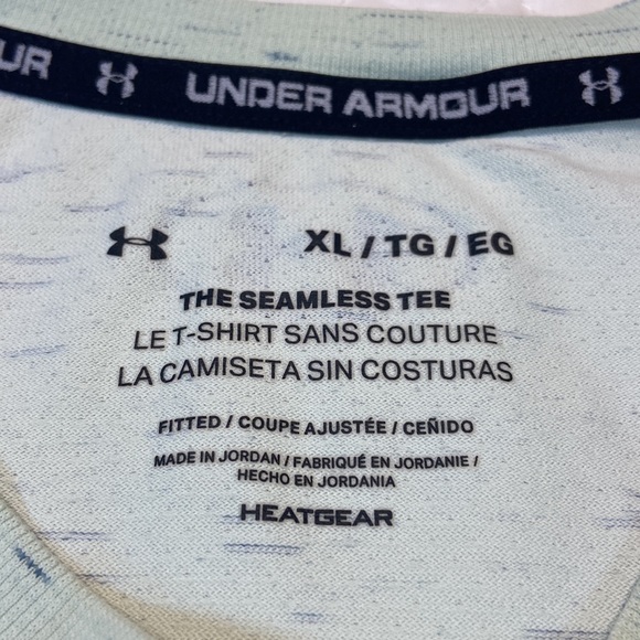 Under Armour. The Seamless Tee. Performance Wear. Light Green with Gray. - Picture 5 of 9